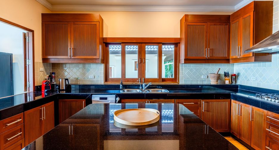 For rent 5 bedrooms villa in Thalang, Phuket