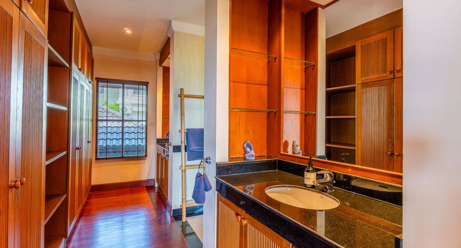 For rent 5 bedrooms villa in Thalang, Phuket