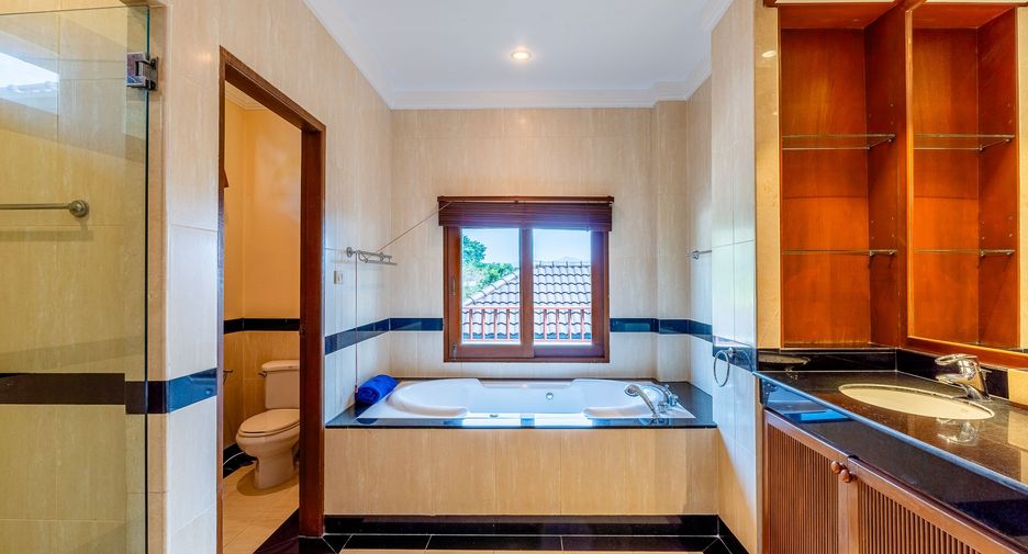 For rent 5 bedrooms villa in Thalang, Phuket