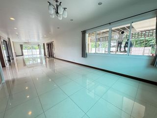 À louer 5 chambres villa à Suan Luang, Bangkok