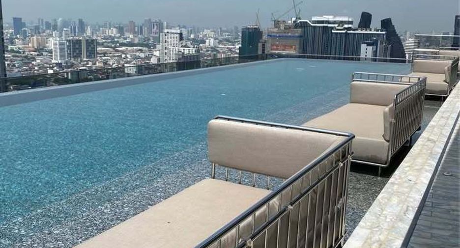 For rent 2 bedrooms condo in Watthana, Bangkok