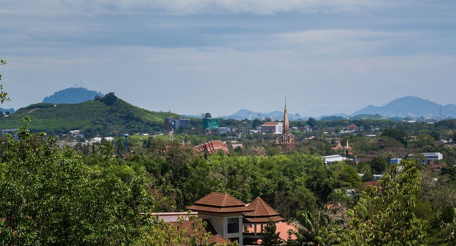 For sale 4 bedrooms villa in Mueang Phuket, Phuket