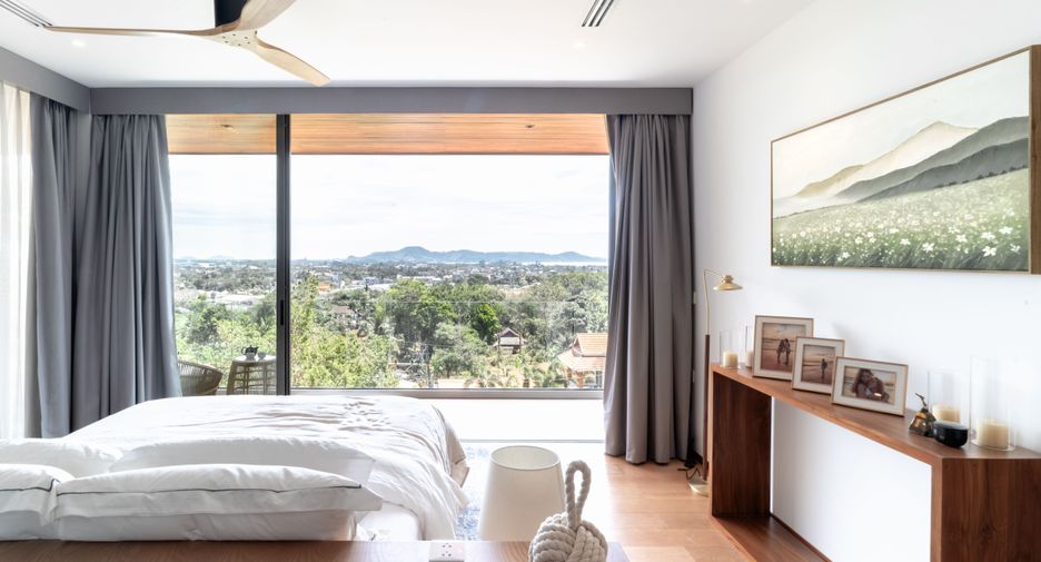 For sale 4 bedrooms villa in Mueang Phuket, Phuket