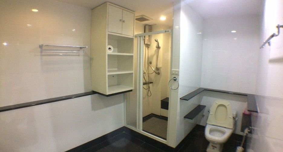 For rent 1 bed condo in Phaya Thai, Bangkok