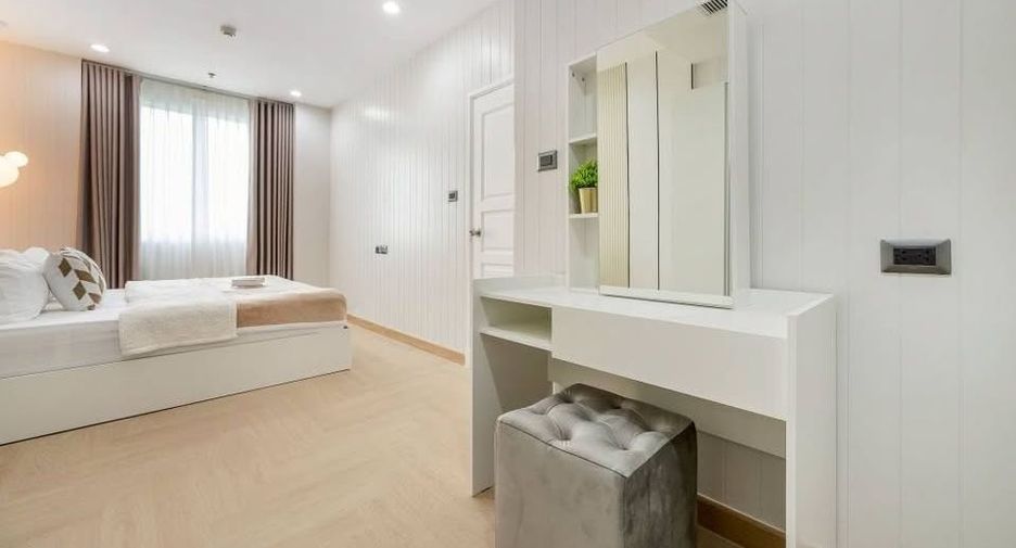 For sale 1 bed condo in Huai Khwang, Bangkok