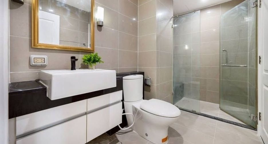 For sale 1 bed condo in Huai Khwang, Bangkok