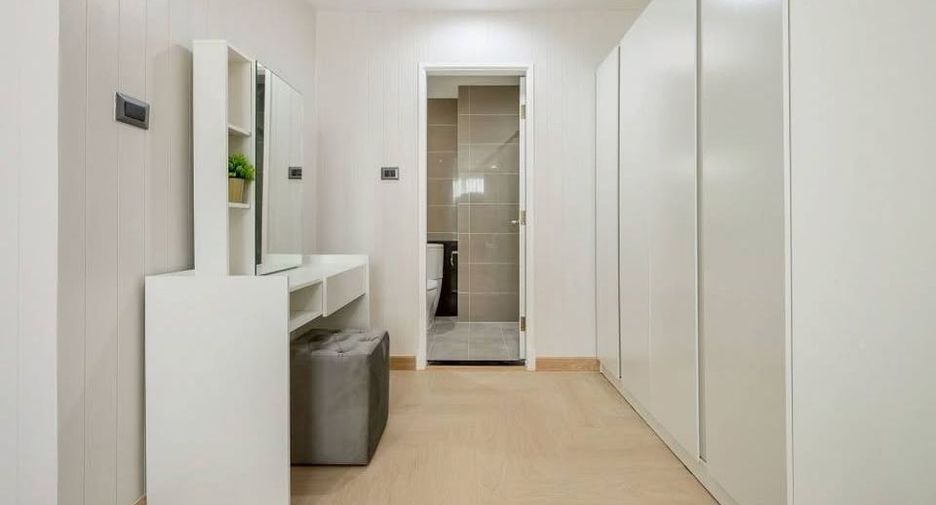For sale 1 bed condo in Huai Khwang, Bangkok