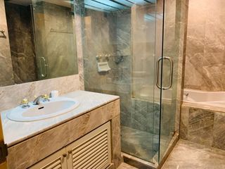 For rent 2 bedrooms condo in Pathum Wan, Bangkok