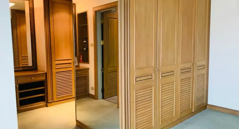 For rent 2 bedrooms condo in Pathum Wan, Bangkok
