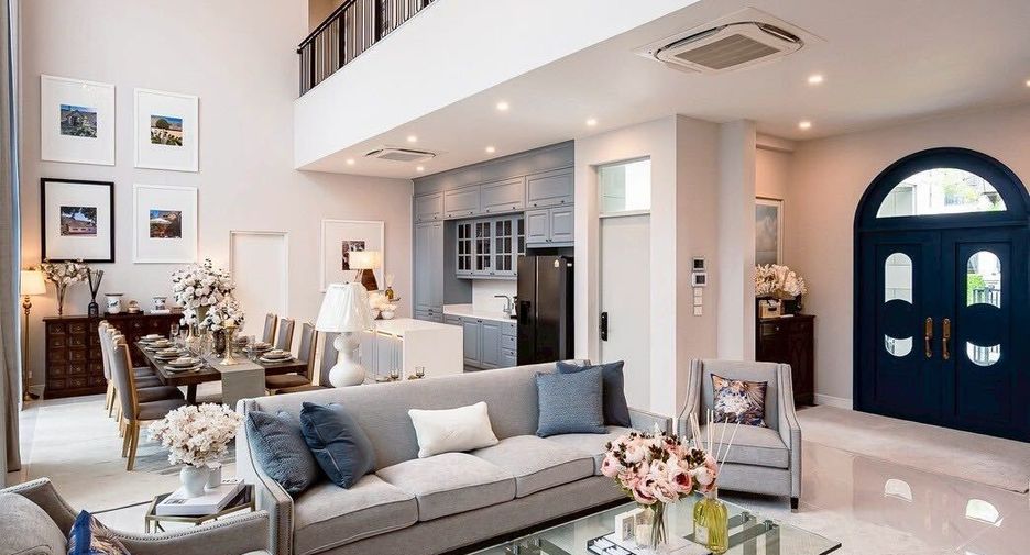 For sale and for rent 4 bedrooms house in Bang Kapi, Bangkok
