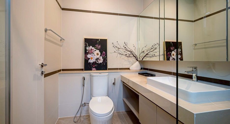 For sale and for rent 4 bedrooms house in Bang Kapi, Bangkok
