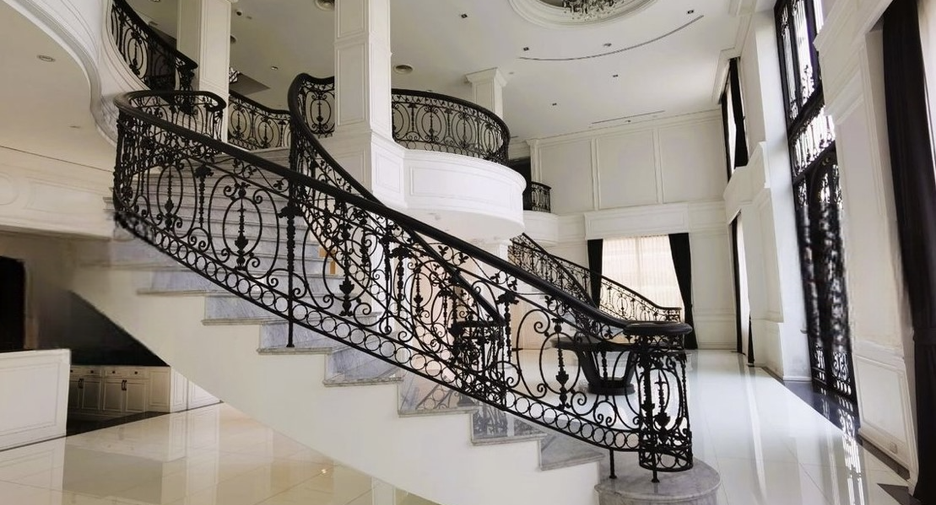 For sale 13 bedrooms hotel in Watthana, Bangkok