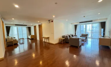 For rent 3 bedrooms apartment in Khlong Toei, Bangkok