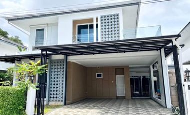 Haus zur Miete mit 5 Zimmer in Mueang Phuket, Phuket