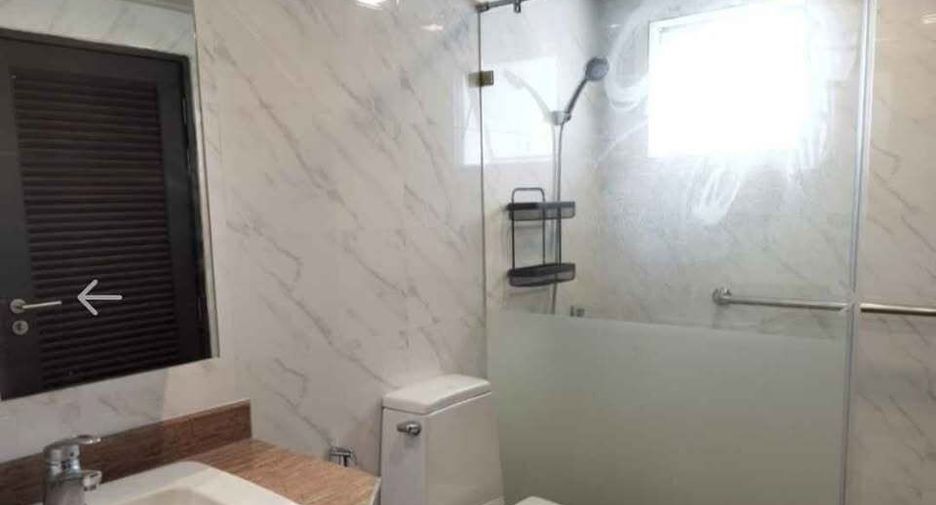 For rent 3 bedrooms condo in Watthana, Bangkok