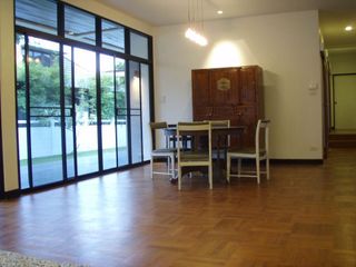 For rent 4 bedrooms house in Huai Khwang, Bangkok