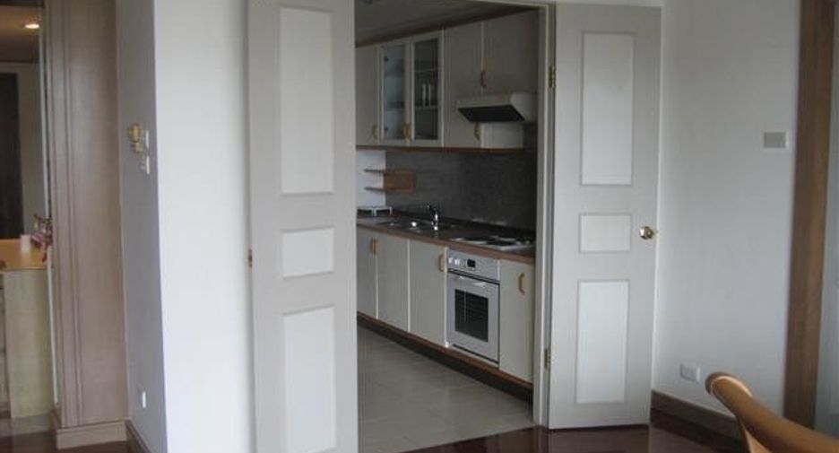 For rent 2 bedrooms condo in Pathum Wan, Bangkok