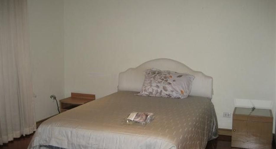 For rent 2 bedrooms condo in Pathum Wan, Bangkok