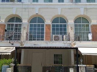 Reihenhaus zur Miete mit 3 Zimmer in Bang Kapi, Bangkok