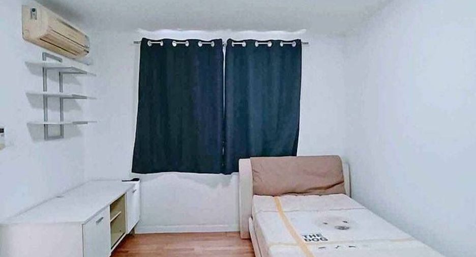 For rent 3 bedrooms townhouse in Bang Kapi, Bangkok