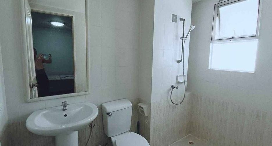 For rent 3 bedrooms townhouse in Bang Kapi, Bangkok