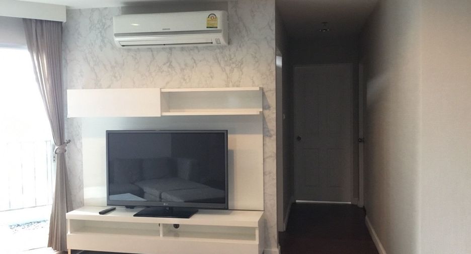 For rent 2 bedrooms condo in Huai Khwang, Bangkok