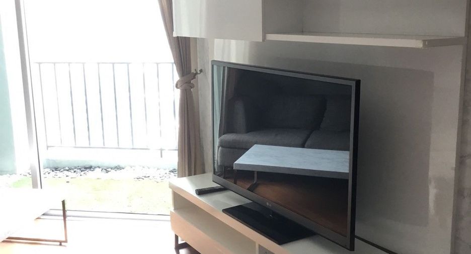 For rent 2 bedrooms condo in Huai Khwang, Bangkok