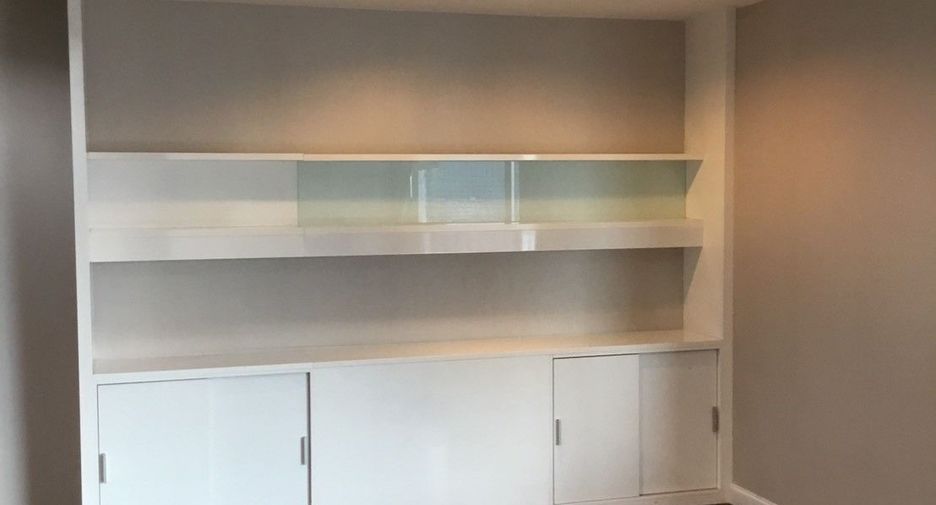 For rent 2 bedrooms condo in Huai Khwang, Bangkok