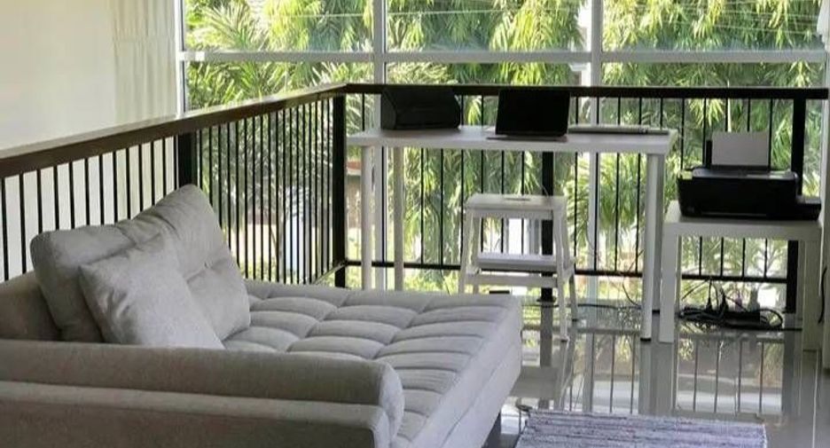 À louer 3 chambres maison à Bang Na, Bangkok