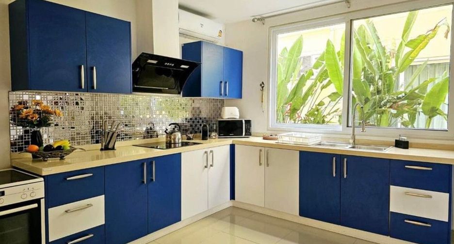 For rent 4 bedrooms villa in Mueang Phuket, Phuket