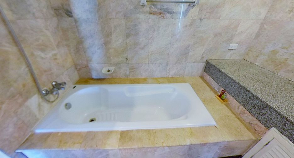 For sale and for rent 2 bedrooms condo in Watthana, Bangkok