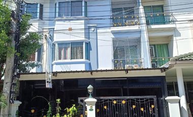 Продажа и аренда 4 спальни таунхаус в Mueang Samut Prakan, Самутпракан