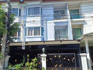 For sale and for rent 4 bedrooms townhouse in Mueang Samut Prakan, Samut Prakan