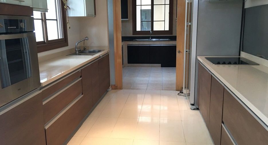 For rent 4 bedrooms house in Suan Luang, Bangkok