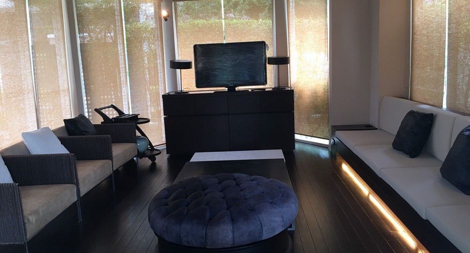 For rent 4 bedrooms house in Suan Luang, Bangkok
