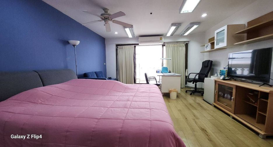 For sale and for rent 1 bed condo in Bang Rak, Bangkok