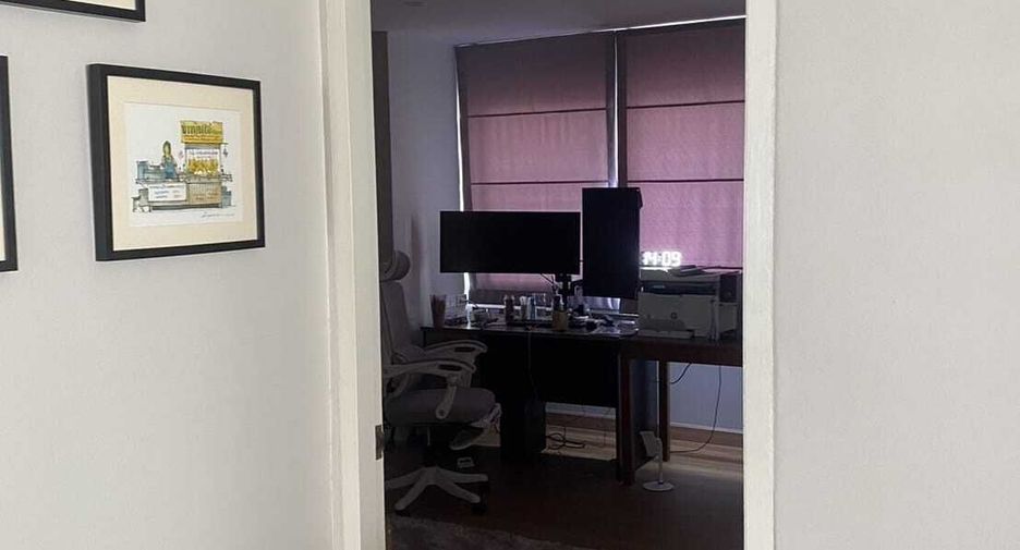 For sale 3 bedrooms condo in Watthana, Bangkok