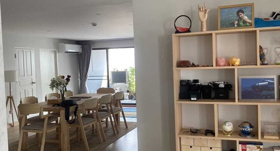 For sale 3 bedrooms condo in Watthana, Bangkok