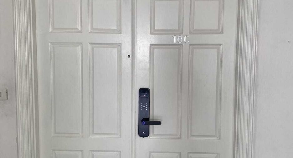 For sale 3 bedrooms condo in Watthana, Bangkok