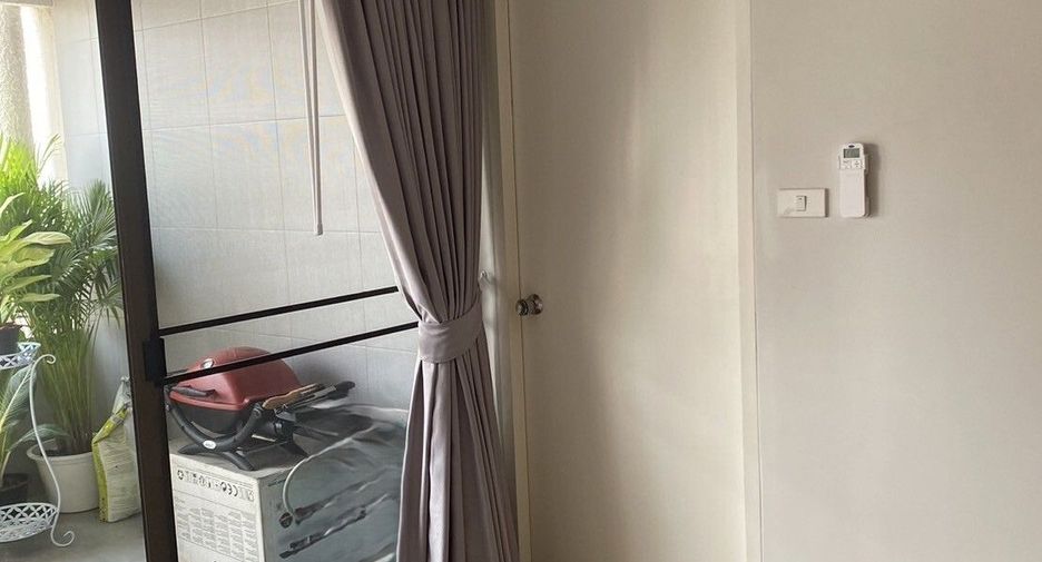 For sale 3 bedrooms condo in Watthana, Bangkok