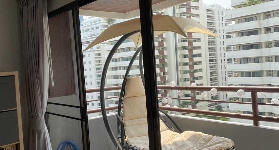 For sale 3 bedrooms condo in Watthana, Bangkok
