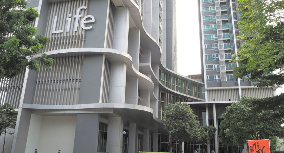 À vendre 2 chambres condo à Huai Khwang, Bangkok