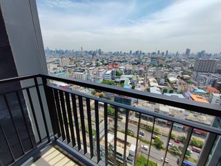 For sale 2 bedrooms condo in Huai Khwang, Bangkok