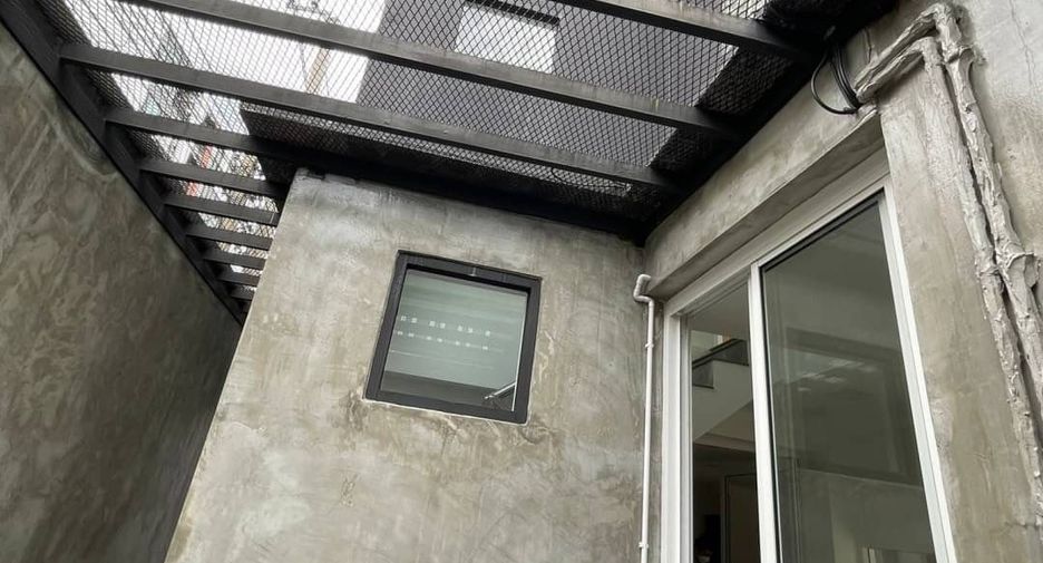 Reihenhaus zur Miete mit 3 Zimmer in Wang Thonglang, Bangkok