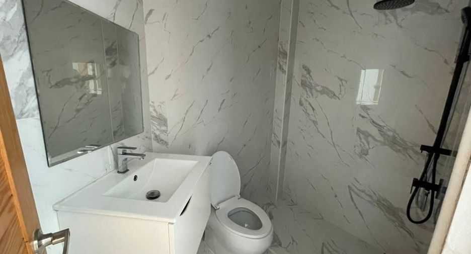 Reihenhaus zur Miete mit 3 Zimmer in Wang Thonglang, Bangkok