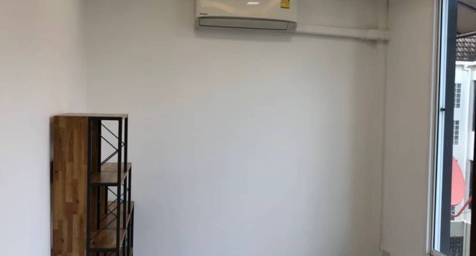 Reihenhaus zur Miete mit 3 Zimmer in Wang Thonglang, Bangkok