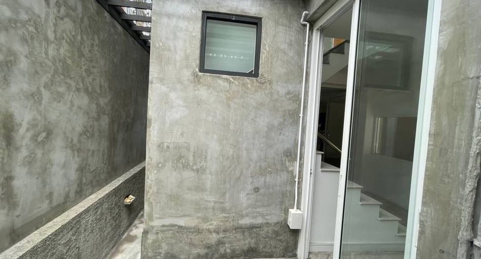 Reihenhaus zur Miete mit 3 Zimmer in Wang Thonglang, Bangkok