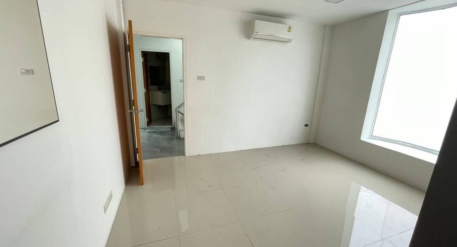 Reihenhaus zur Miete mit 3 Zimmer in Wang Thonglang, Bangkok