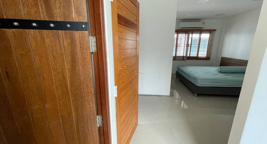 Reihenhaus zur Miete mit 3 Zimmer in Wang Thonglang, Bangkok