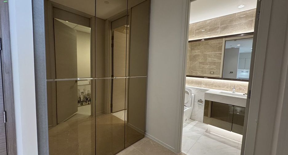 For sale 2 ベッドルーム condo in Pathum Wan, Bangkok